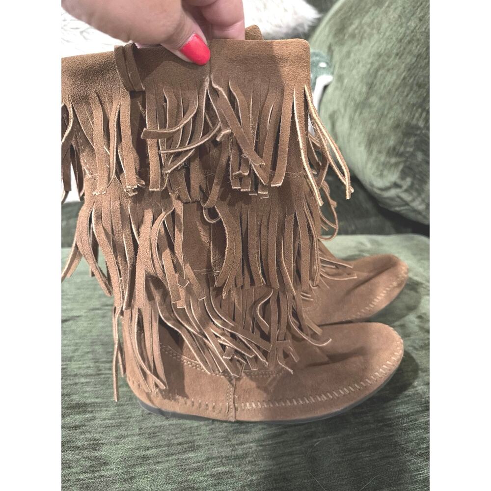 Minnetonka size 9 women’s a brown suede mid calf slip on boots shoes moccasins
